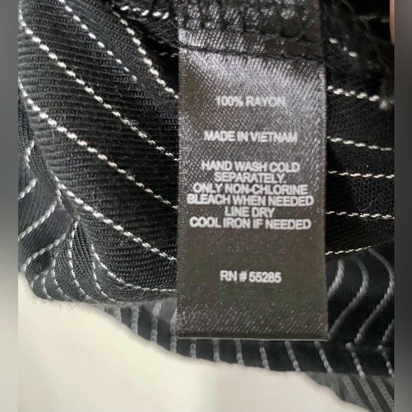 EXPRESS Black and White Pin Stripe Collared Button Down w/ Tie Bell Sleeved - Picture 8 of 10